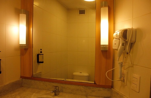 Las Rejas Hotel | ibis Santiago Estación Central