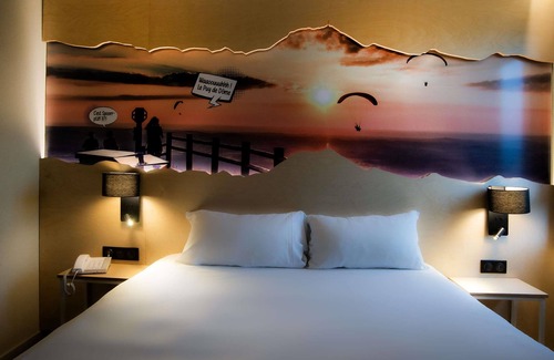 Clermont-Ferrand Hotel | ibis Styles Clermont Ferrand Le Brezet Aeroport