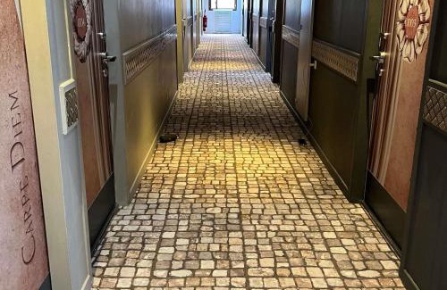 Quartier Administrations Hotel | ibis Styles Nimes Gare Centre