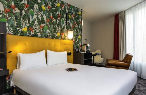 Puteaux Hotel | ibis Styles Puteaux Paris La Defense