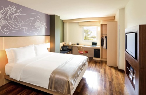 Vientiane Hotel | ibis Vientiane Nam Phu