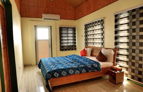 Prampram Hotel | Icon House