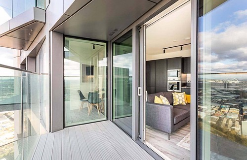 North Acton Apartment | Icon Tower Flat VI