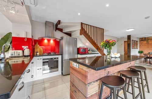 Brisbane Central Business District Apartment | Iconic Warehouse Apartment~CBDEdge~2Bed/2Bath/1Car