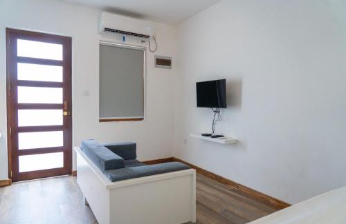 Mount Lavinia Apartment | Iddamal Bay Apartments