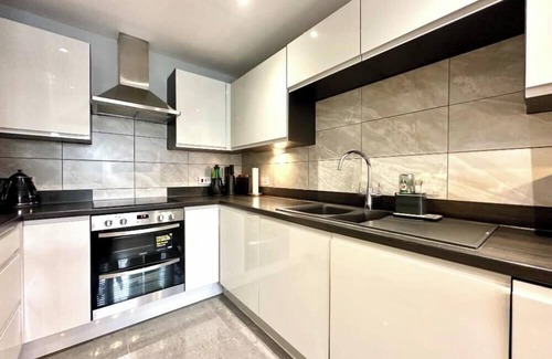 Bicester House | Ideal 4 Bedroomed House in Bicester