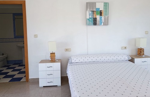 El Moncayo Villa | IDEAL BEACH FOR FAMILIES, PRIVATE POOL, LEISURE ROOM, WIFI, BARBECUE,