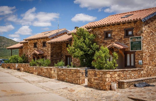 Horcajuelo de la Sierra Ski Chalet | Ideal for groups of 12 to 16 passengers who want to enjoy nature.