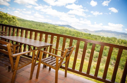 Horcajuelo de la Sierra Ski Chalet | Ideal for groups of 12 to 16 passengers who want to enjoy nature.