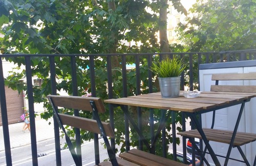 Poblenou Apartment | IDEAL FAMILIES AND COUPLES. Very close to the beach