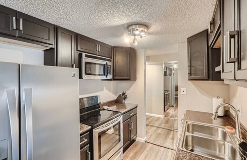 Goldsmith Condo | Ideal for business travelers, corporate stays, urbex enthusiasts, and more!