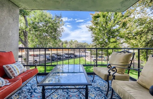 Goldsmith Condo | Ideal for business travelers, corporate stays, urbex enthusiasts, and more!