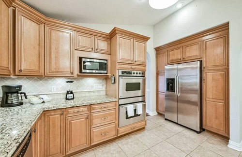 Memorial House | Ideal for families/friends seeking comfort, relaxation, and shopping