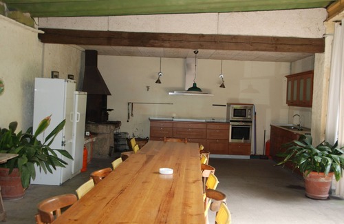 El Poal Cottage | Ideal house for family gatherings or friends with beautiful English garden.