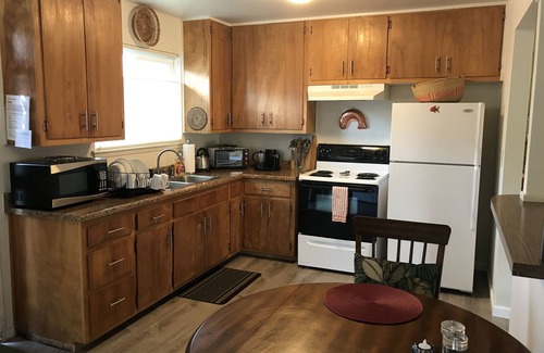 Mount Shasta Apartment | Ideal Location! Downtown Apartment, Close to Wilderness Trails w/Covered Parking