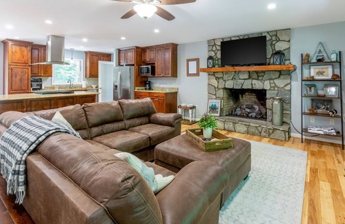 Cullowhee House | Ideal Wooded Gem W/Large Deck, Gas Grill, Free WiFi, Firepit & Creek