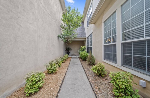 South Tulsa House | Ideally Located 3-Bedroom Townhouse