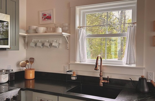 Mount Holly Cottage | Idlewild Cottage: A cozy lakeside cottage in Mount Holly, VT