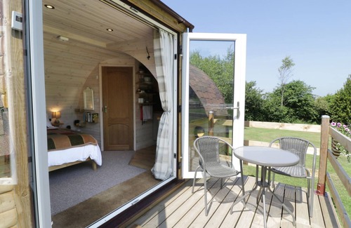 Saint Asaph Cottage | IDRIS POD, pet friendly, luxury holiday cottage in St Asaph