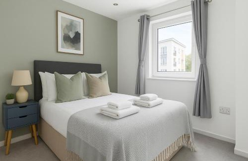 Sands End Apartment | Idyllic 2 Bed Balcony Flat Chelsea Harbour