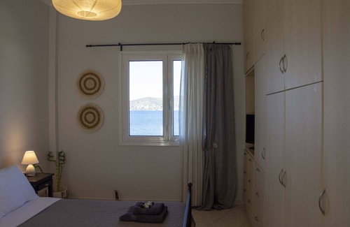 Perdhika Apartment | Idyllic 2 bedroom apartment on the water's edge