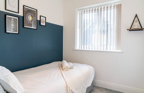Peterborough House | Idyllic 3-bed home with Parking