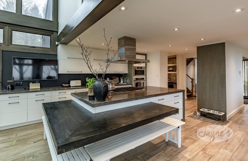 Mono House | Idyllic 4 Bed 3 Bath Country Retreat