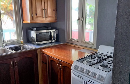 Calibishie House | idyllic, caribbean house with A/C right by the sea