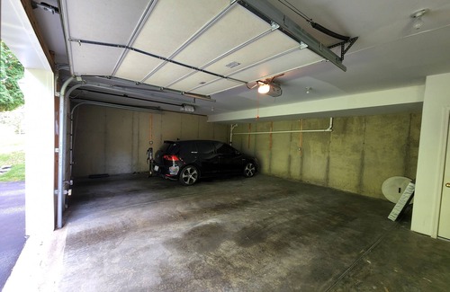 Pike Creek House | Idyllic carriage house private 2 car garage W/D