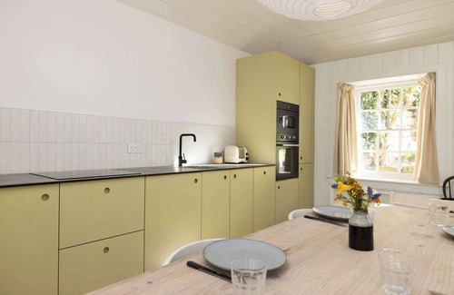 Dunbar Apartment | Idyllic Cottage with Garden and Patio