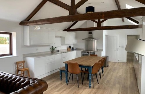 Upper Dean House | Idyllic Countryside 4 Bedroom Retreat