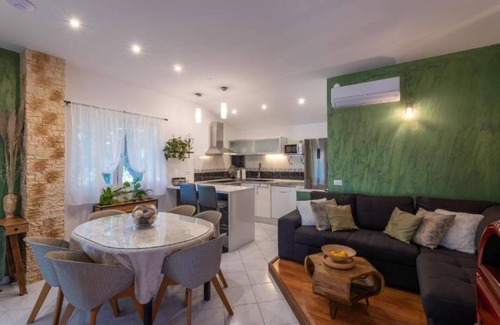 Podumci Villa | Idyllic Escape Villa Maretici with Pool and Private Garden - Three Bedroom Villa with Pool and Garden