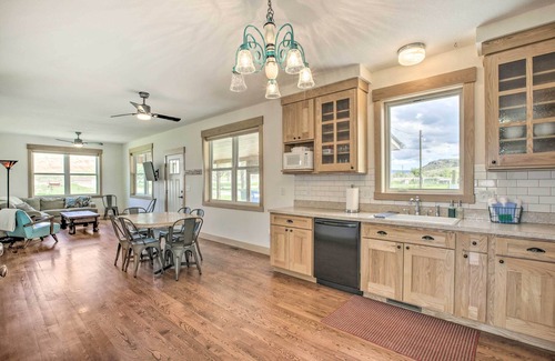 Lucerne House | Idyllic Gem: Screened Porch, 1/2 Mi to River!