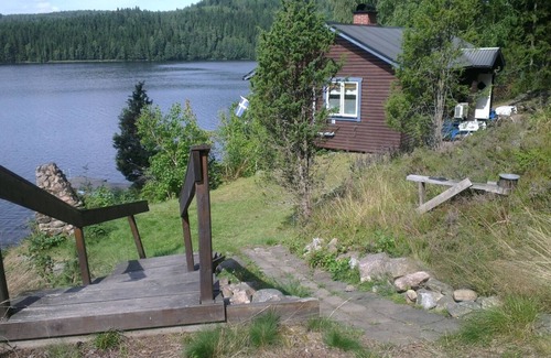 Karlstad Municipality House | Idyllic holiday home right on the lake in Värmland