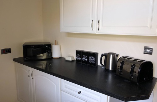 Llandysul Apartment | Idyllic Location, Stunning Views, Relax & Refresh in Peace & Comfort
