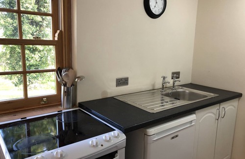Llandysul Apartment | Idyllic Location, Stunning Views, Relax & Refresh in Peace & Comfort