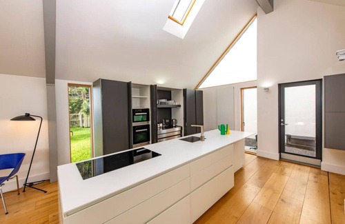 Westhill Cabin | Idyllic lodge with wood burner
