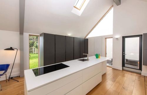 Westhill Cabin | Idyllic lodge with wood burner