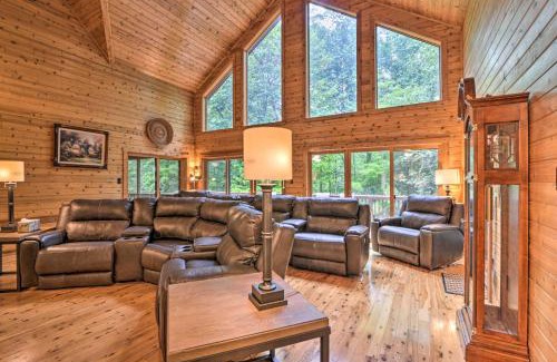 Maurertown House | Idyllic Mtn Retreat with Hot Tub Near Shenandoah NP!