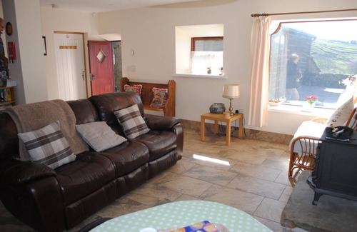 Diggle Cottage | Idyllic rural location in Diggle, Saddleworth. 2 Bed.