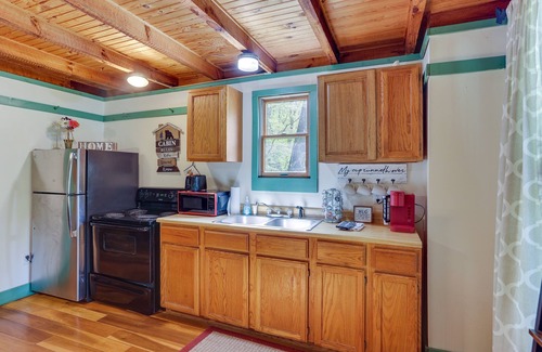 Taswell Cabin | Idyllic Southern Indiana Cabin Near Patoka Lake!