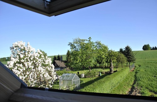 Brand-Erbisdorf Apartment | idyllic, sunny apartment at the natural swimming pond and with a fireplace