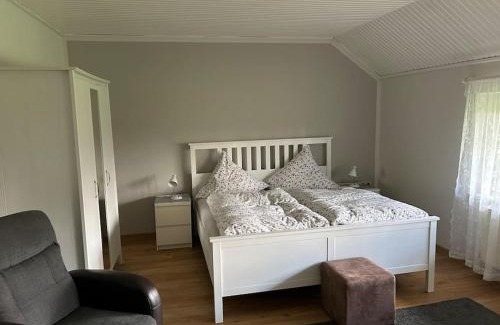 Neuenkruge Apartment | Idyllische Ferienwohnung in Wiefelstede