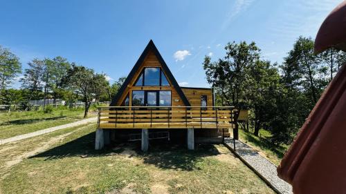 Valea Mare-Pravat House | IezerVenture Cabins - ChiangMai