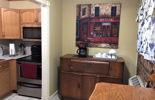 Baton Rouge Condo | *IF BEDS COULD TALK Historic Beauregard DownTown quick to LSU*