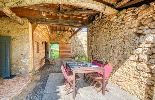 Duran House | If you dream of a vacation in historic walls, you should take a closer look at this vacation home.