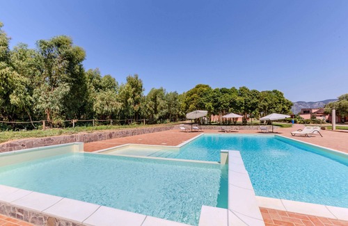 Barega Villa | Iglesias Countryside, Nature & Pool