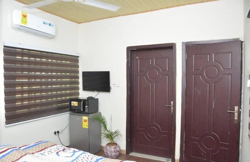 Osu Klottey Bed & Breakfast | Ihsaana Residence. Visit us and let’s help you relax and explore Ghana’s beauty