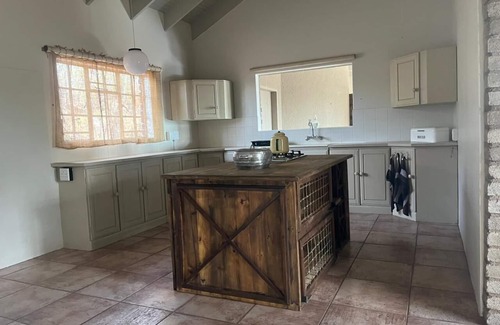 Leeupoort Cottage | Ikhutseng