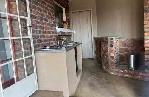Leeupoort Cottage | Ikhutseng